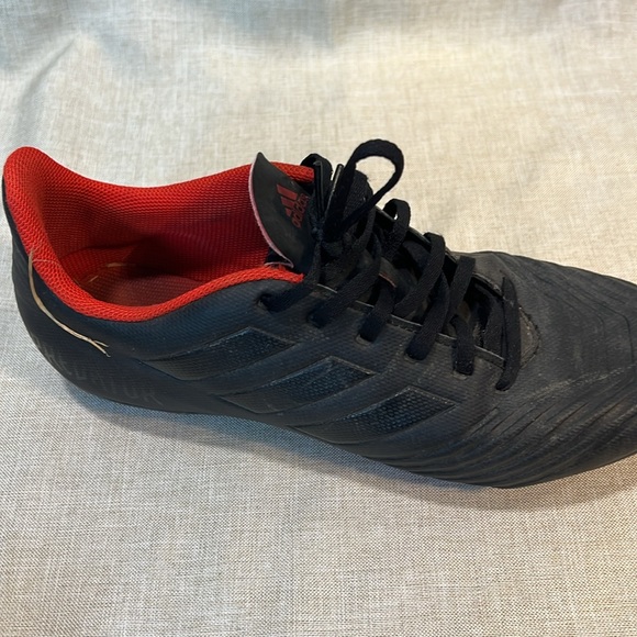 Men’s Adidas predator soccer cleats - Picture 7 of 8